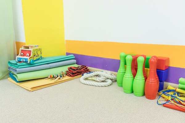 Comment les panneaux solaires peuvent-ils être intégrés dans le design urbain ?